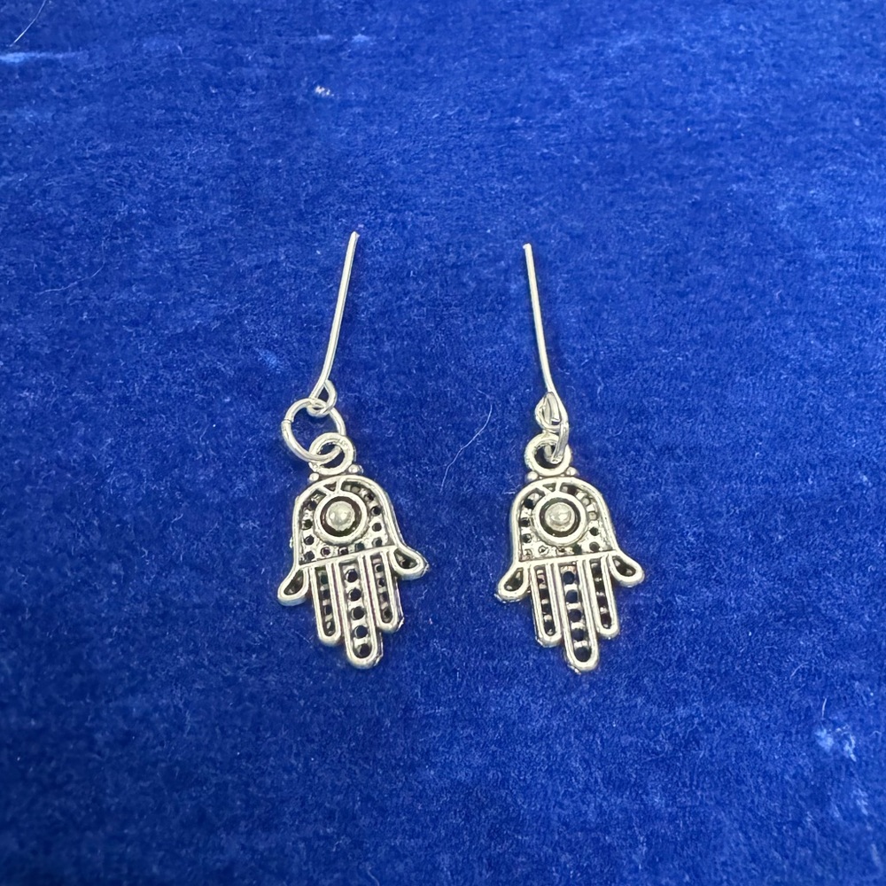 Hamsa hand earring🪬